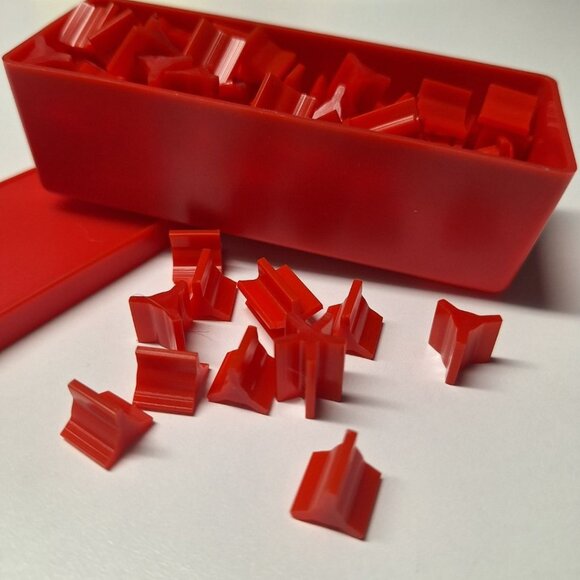 Red Castle Risk 1990 Board Game Replacement Pieces Tokens Plastic Case Box - Picture 1 of 5